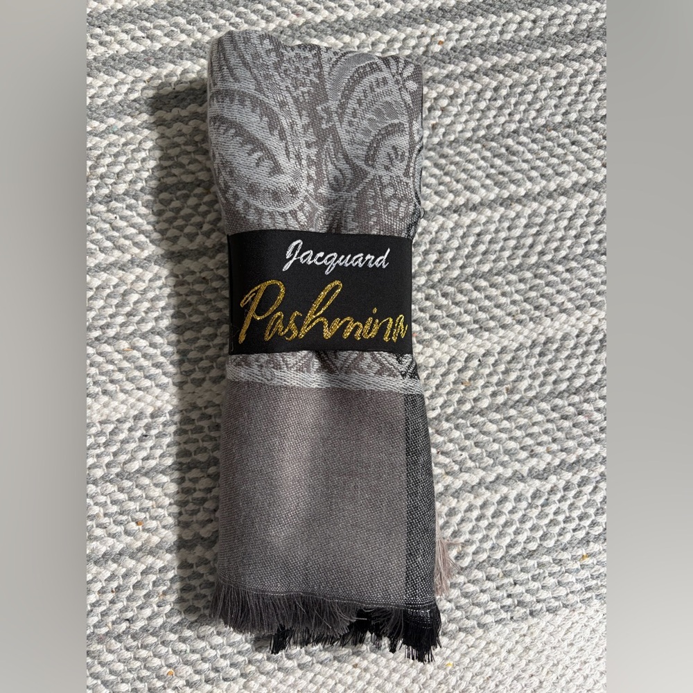 Jacquard Pashmina Scarf - Gray Paisley